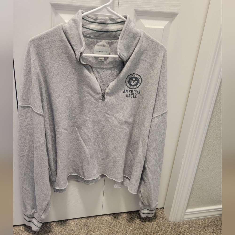 American eagle cropped hoodie